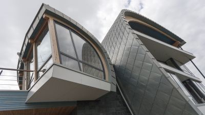Загородный дом. Галерея, расположившаяся в малом «парусе» © Архитектурное бюро Романа Леонидова