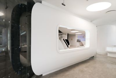 Интерьер нового терминала международного аэропорта Курумоч в Самаре © Архитектурное бюро Nefa Architects. Фотограф Илья Иванов
