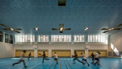 Возведен жилой пристрой над спортзалом от AAVP architecture в Париже, Франция